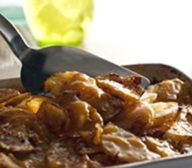 Cheddar Potato & Gravy Bake